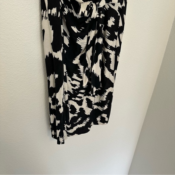 Diane Von Furstenberg Zoe Dress Short Sleeves Black White 100% Silk Size 8 Women - Picture 3 of 12